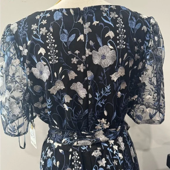 Kensie Floral V-Neck Dress - Black and White - Picture 8 of 13